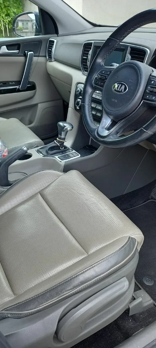 Kia Sportage automatic 140hp - Image 1