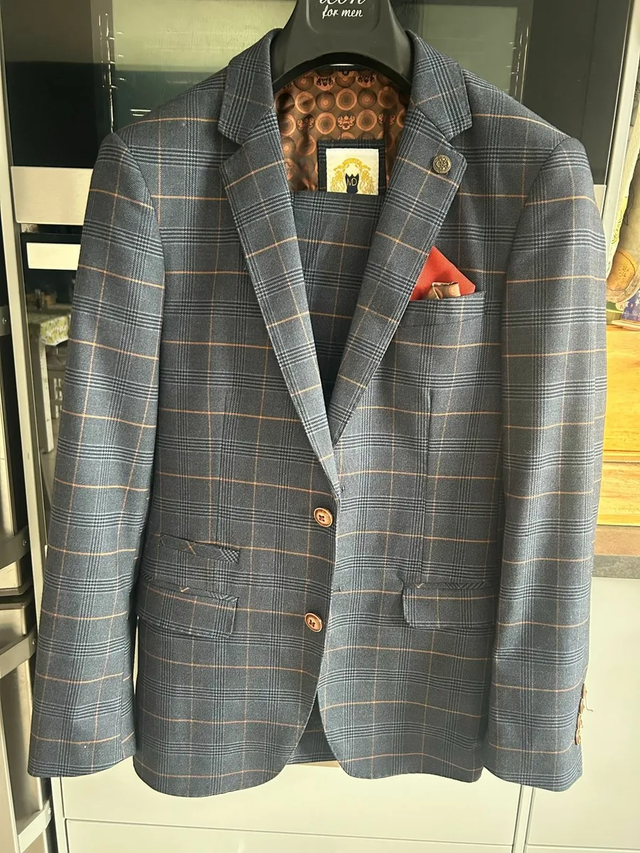 Mens Suit - Image 2