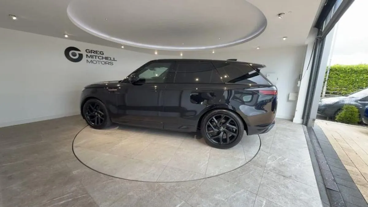 Land Rover Range Rover Sport 3.0 D300 Dynamic SE - Image 2