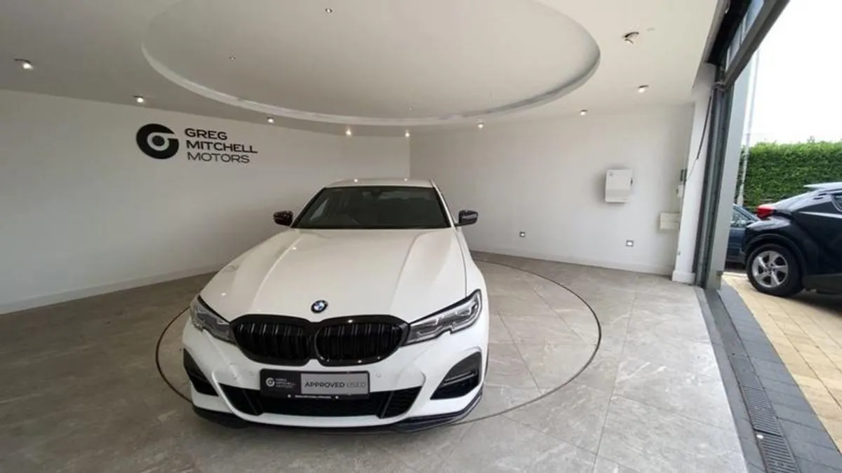 BMW 3 Series 320d M Sport 4dr - Image 2