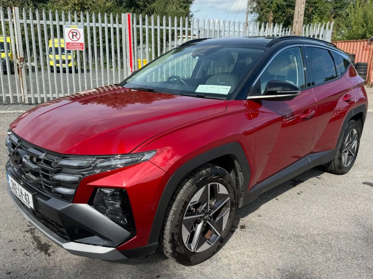 Hyundai Tucson 1.6d Executive Plus 2 Tone  just I - Image 3