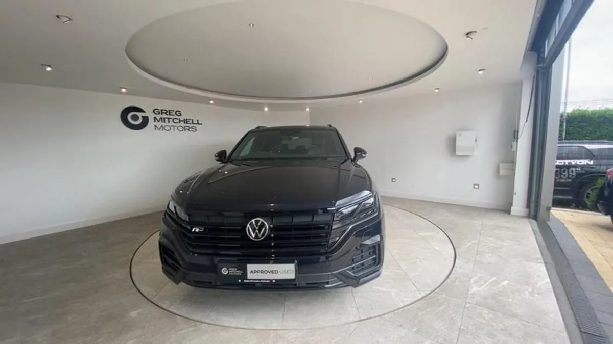 Volkswagen Touareg 3.0 V6 TDI 4motion Black Editi - Image 2