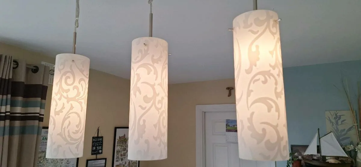 Kitchen Island, Stools & Pendant Light - Image 3