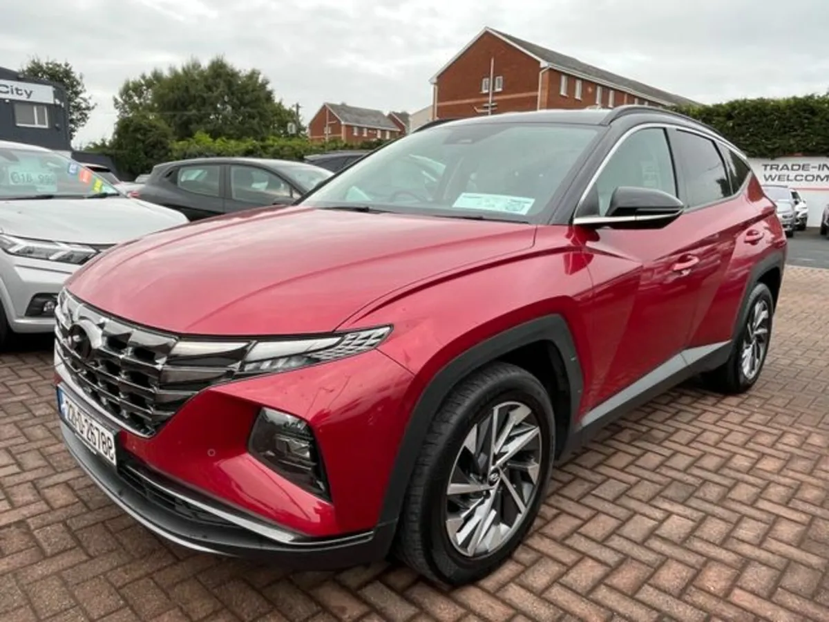 Hyundai Tucson ix35 Executive Plus 2tone 5DR - Image 2