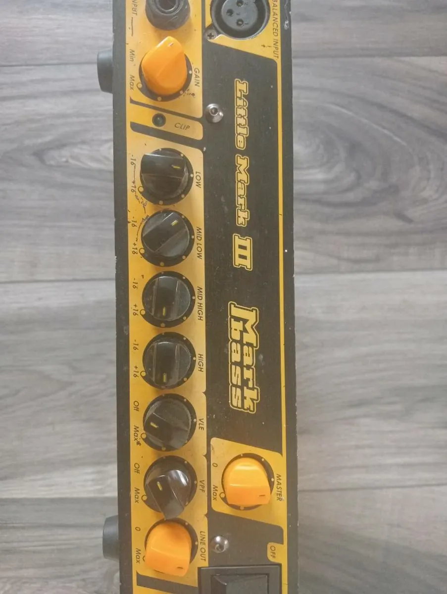 Bass guitar amp - Image 1
