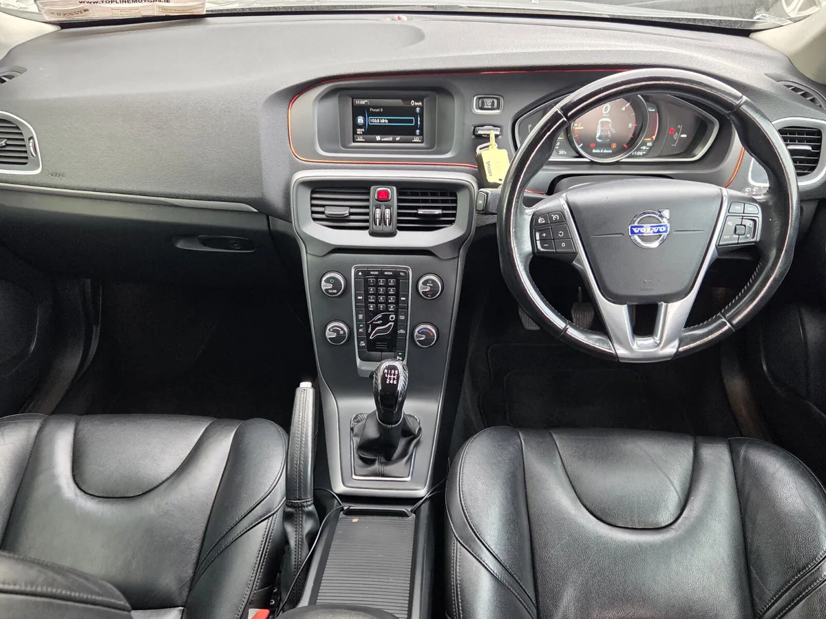 Volvo V40 2015 - Image 4