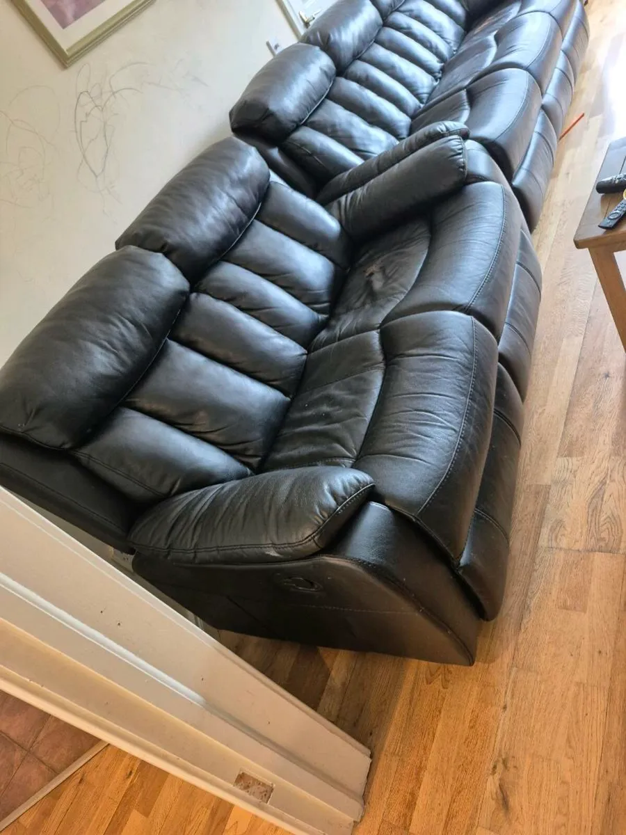 3 and 2 seater recliner sofa - Image 3