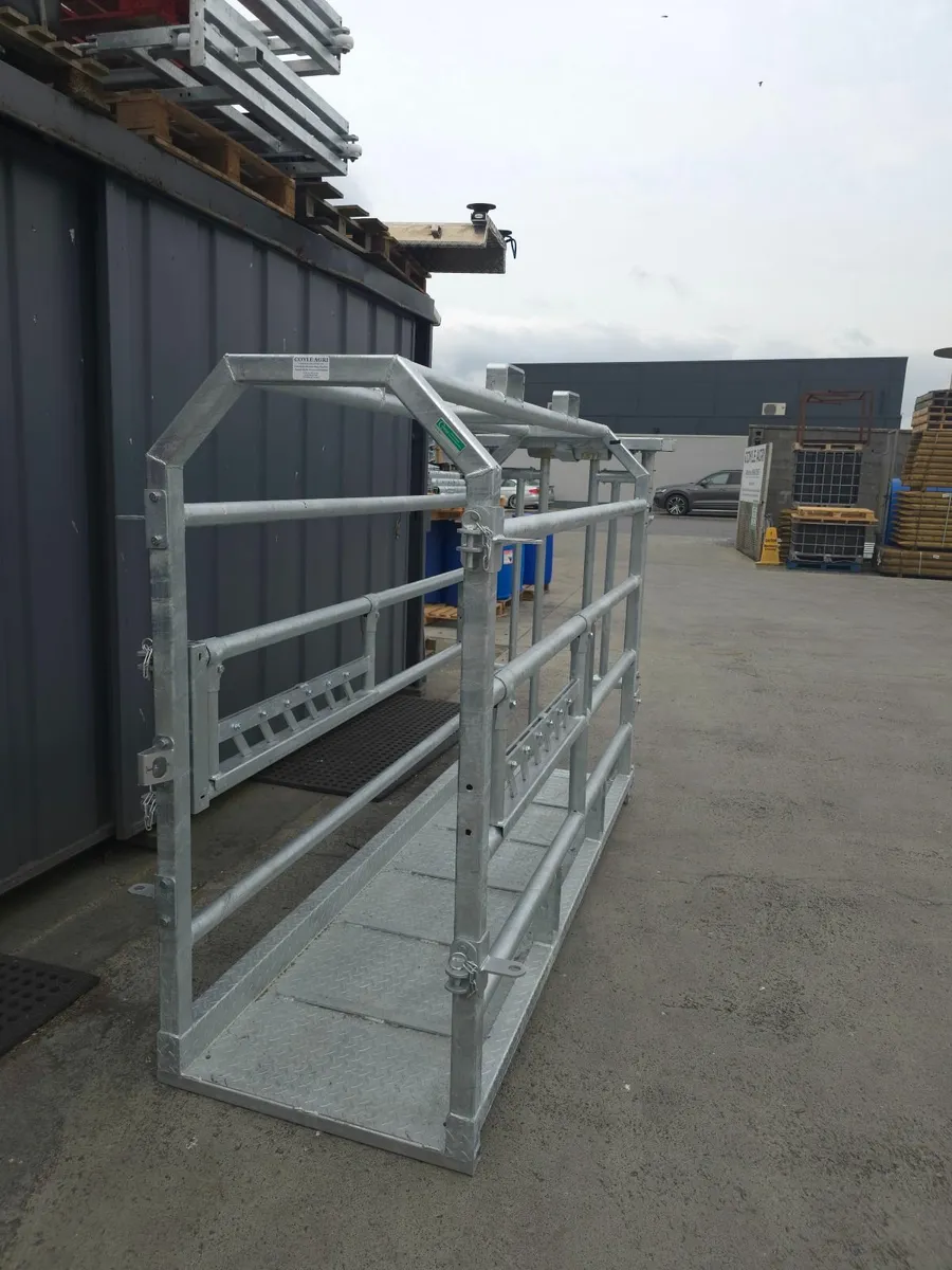 Condon 8ft Mobile Crush - Image 3