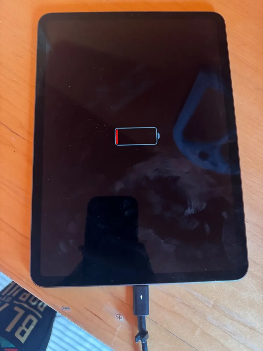 iPad - Image 1