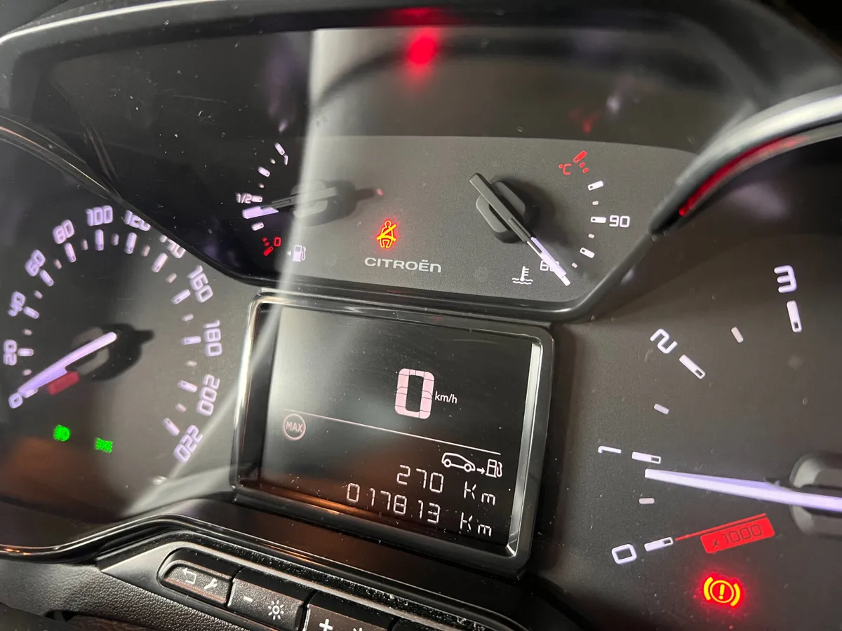 **Only 10,700 Mls / 17,000 Kms FEEL EXCLUSIVE PURE - Image 4