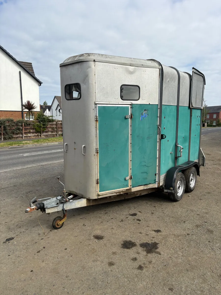 Ifor Williams 510 horse box - Image 1