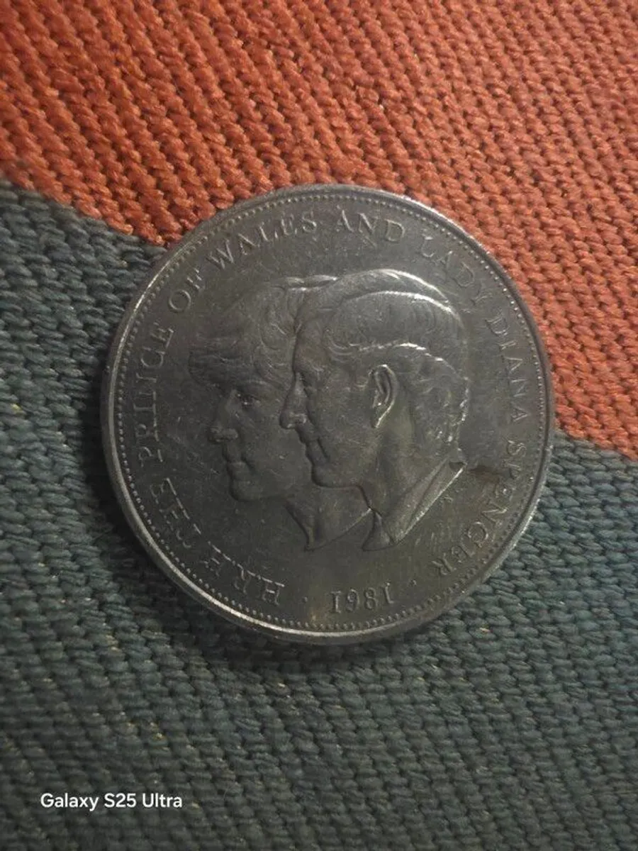 Prince and Princess of Wales commerative coin perfect condition - Image 1