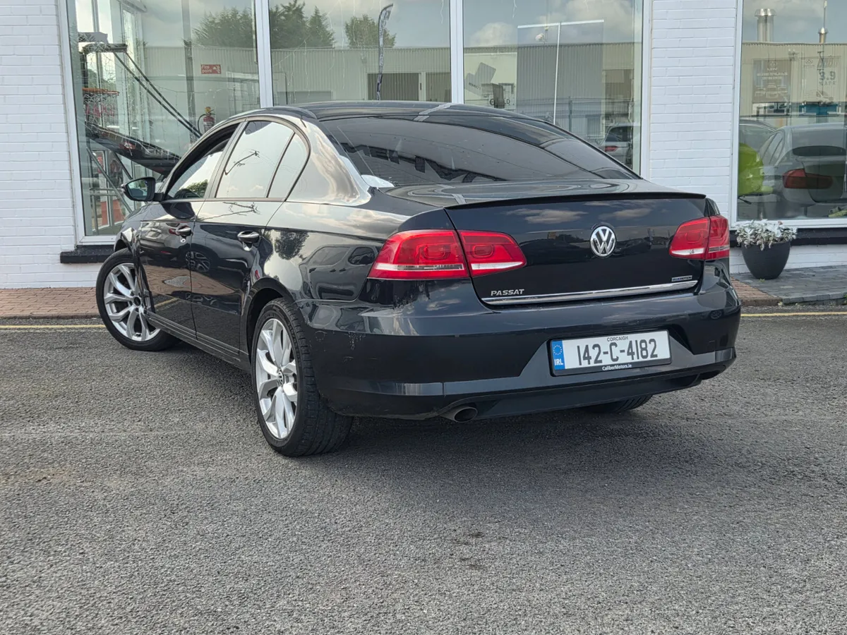 Volkswagen Passat 2014 - Image 2