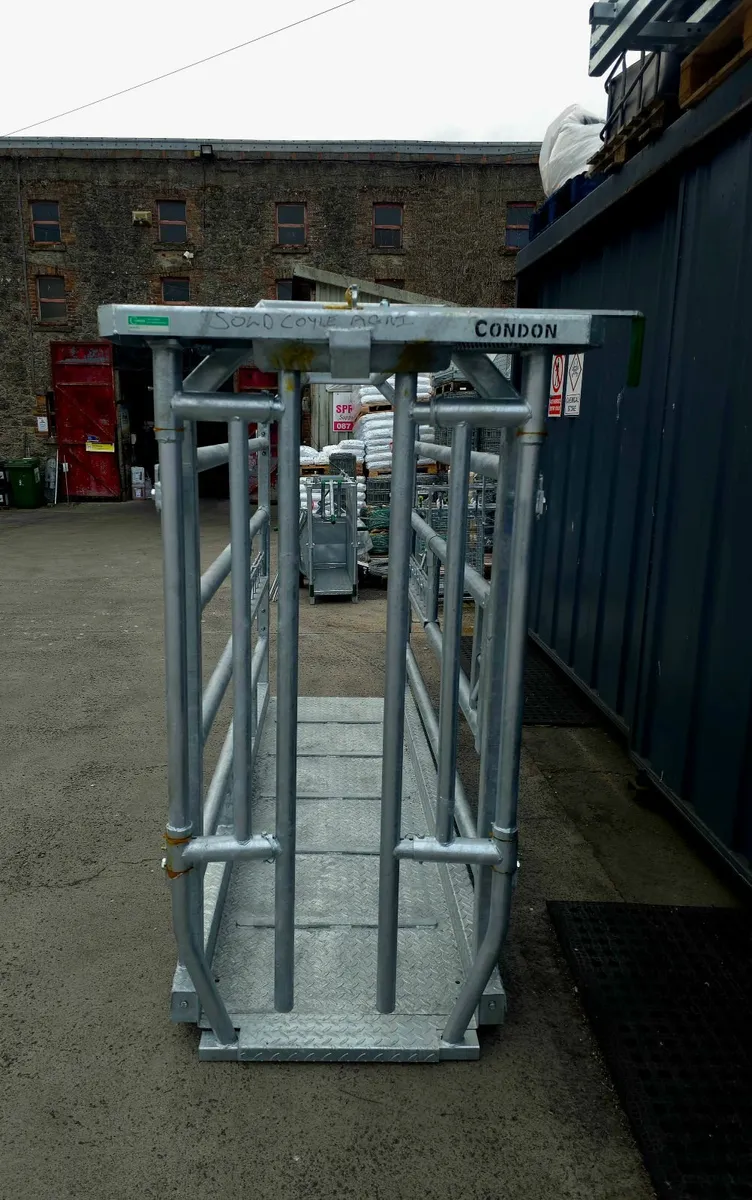 Condon 8ft Mobile Crush - Image 2