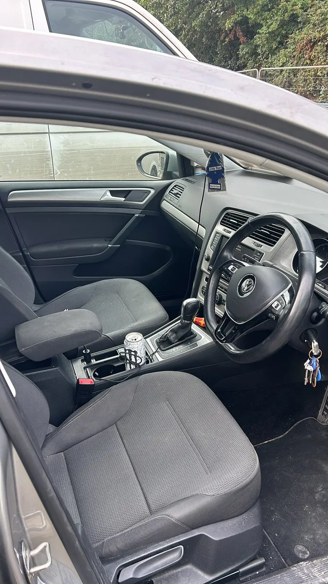 2016 Volkswagen golf 1.2 petrol comfort line - Image 2