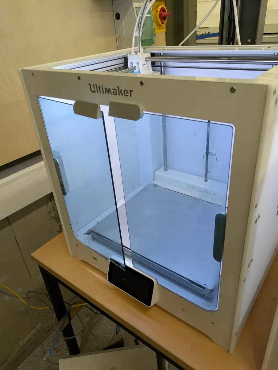 Ultimaker S5 3D printer. Big volumn 3D printer. - Image 3