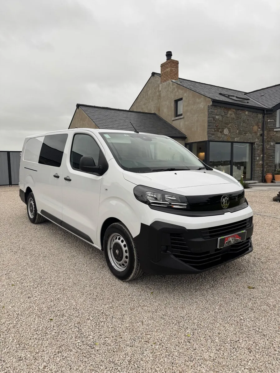 2025 Vauxhall Vivaro F3100 Prime Crew Van - Image 1