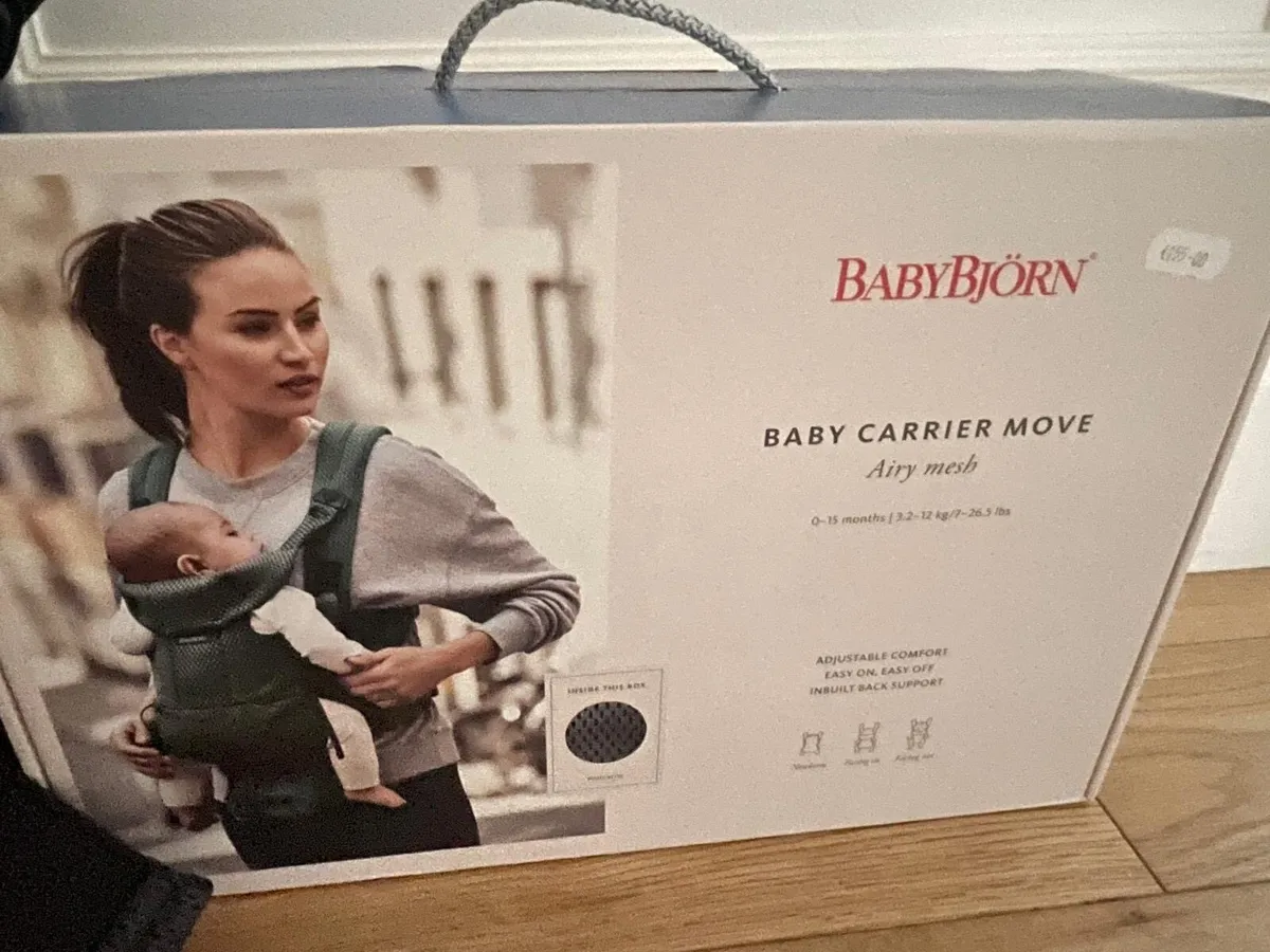 Mamas and Papas Luna Crib and baby born carrier - Image 4