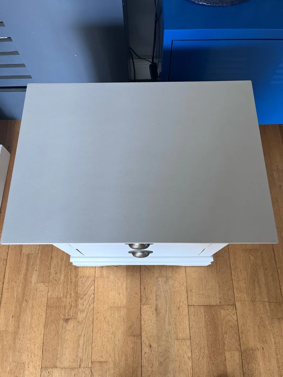 Bedside chest of drawers - Image 2