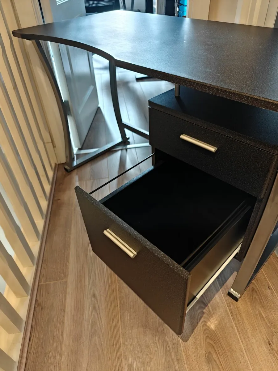 Office Desk - Image 4