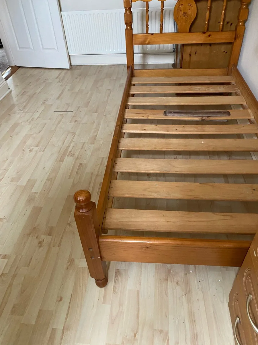 Single bed base
