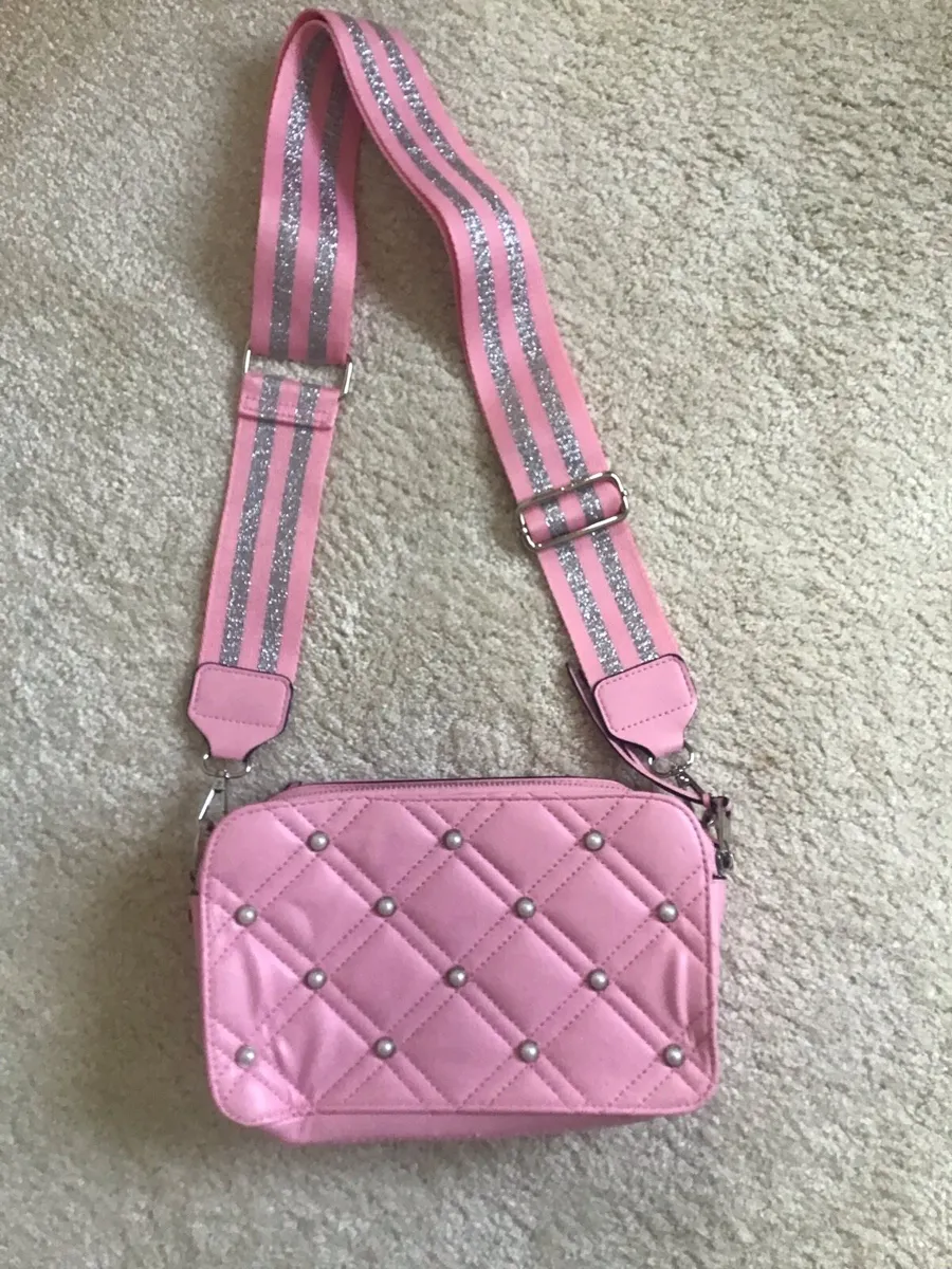 Hand bags - Image 1