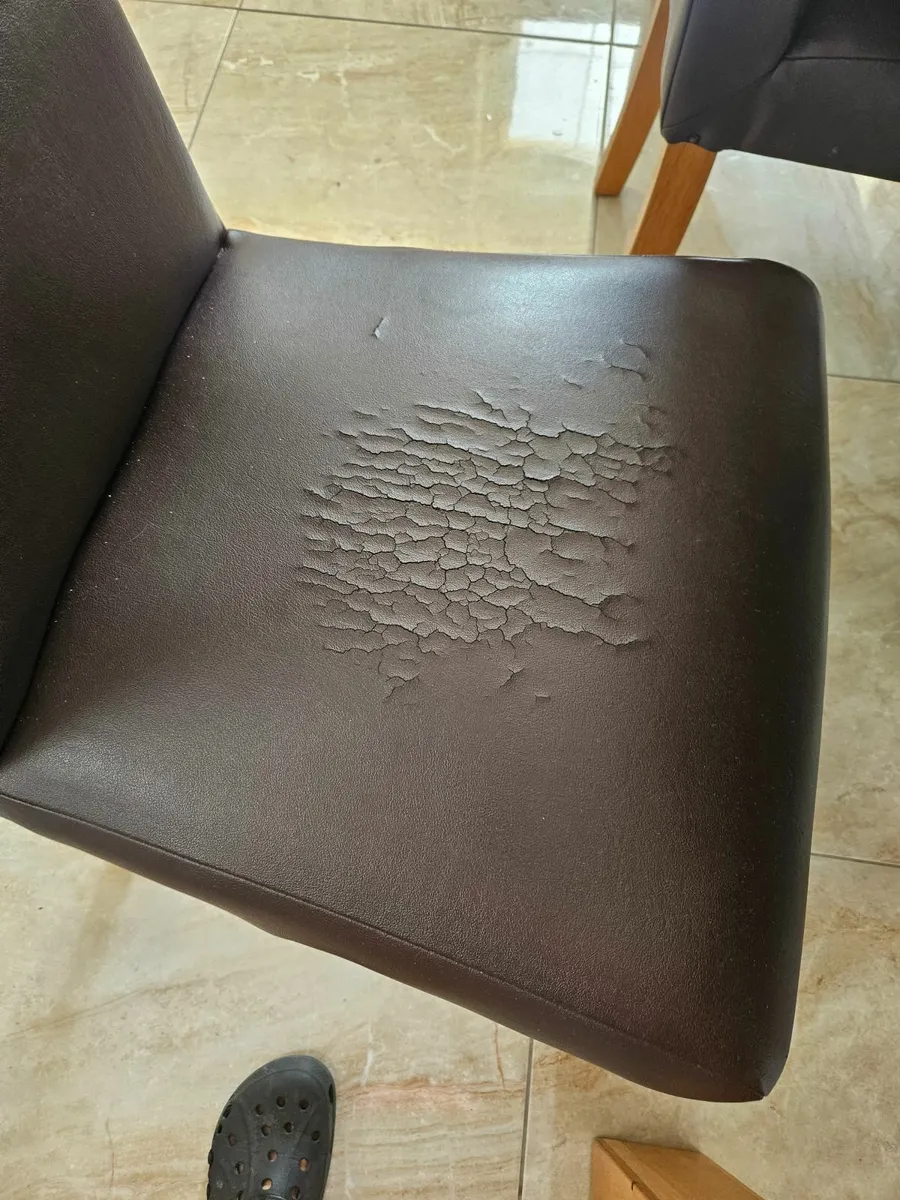 Kitchen table and 6 chairs - Image 2