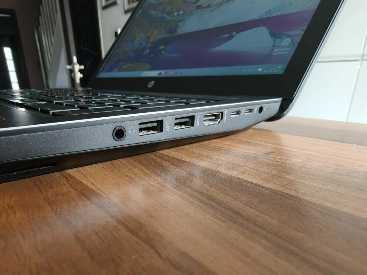 Gaming HP ZBook 15 G4 | i7 | 16GB | 1TB | 15.6inch - Image 2
