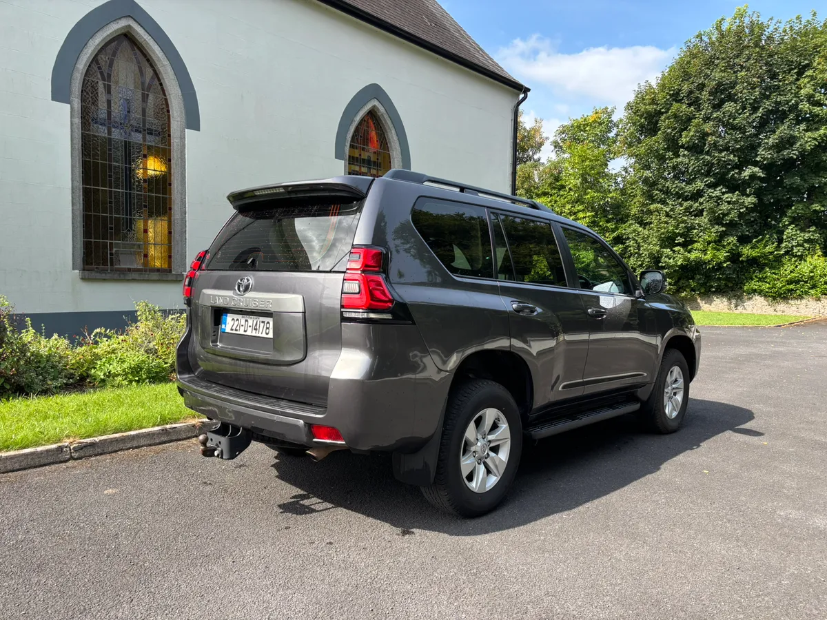 Toyota Landcruiser 5 Seats - Image 4