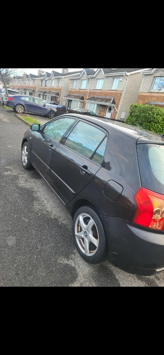 Toyota Corolla 2005 - Image 2