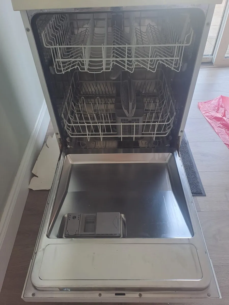 Dishwasher for sale - Image 2
