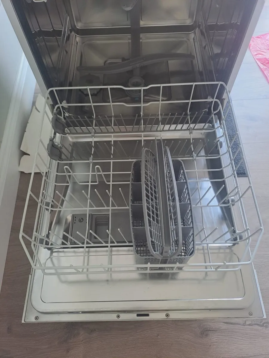 Dishwasher for sale - Image 3