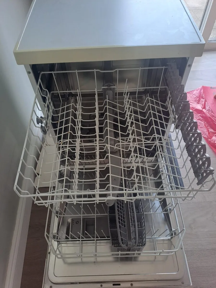 Dishwasher for sale - Image 4