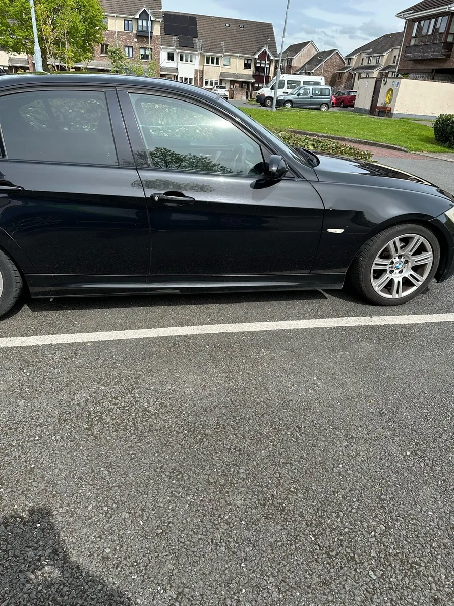 BMW M sport 3 series 2007 automatic - Image 3