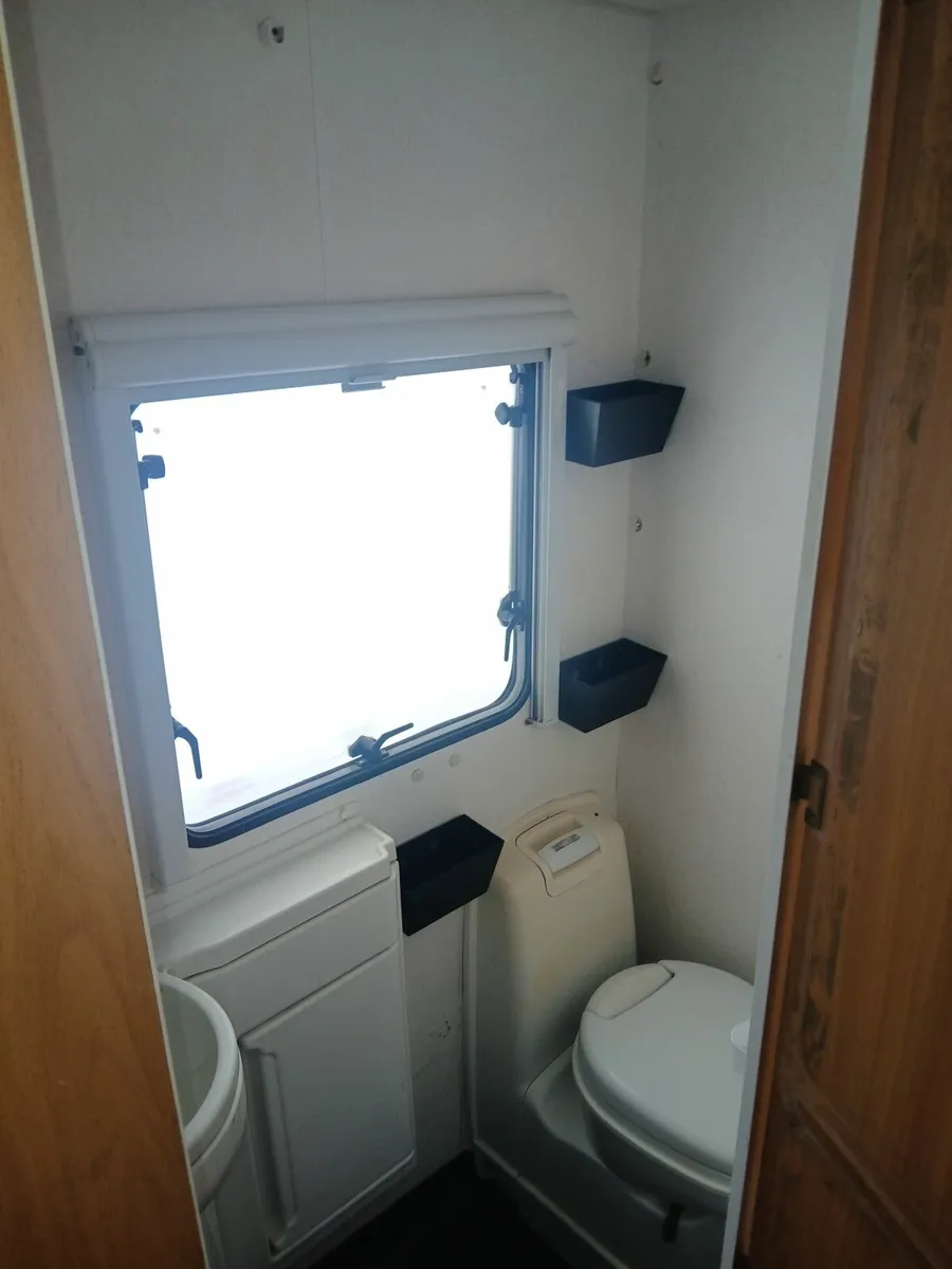 Caravan - Image 3