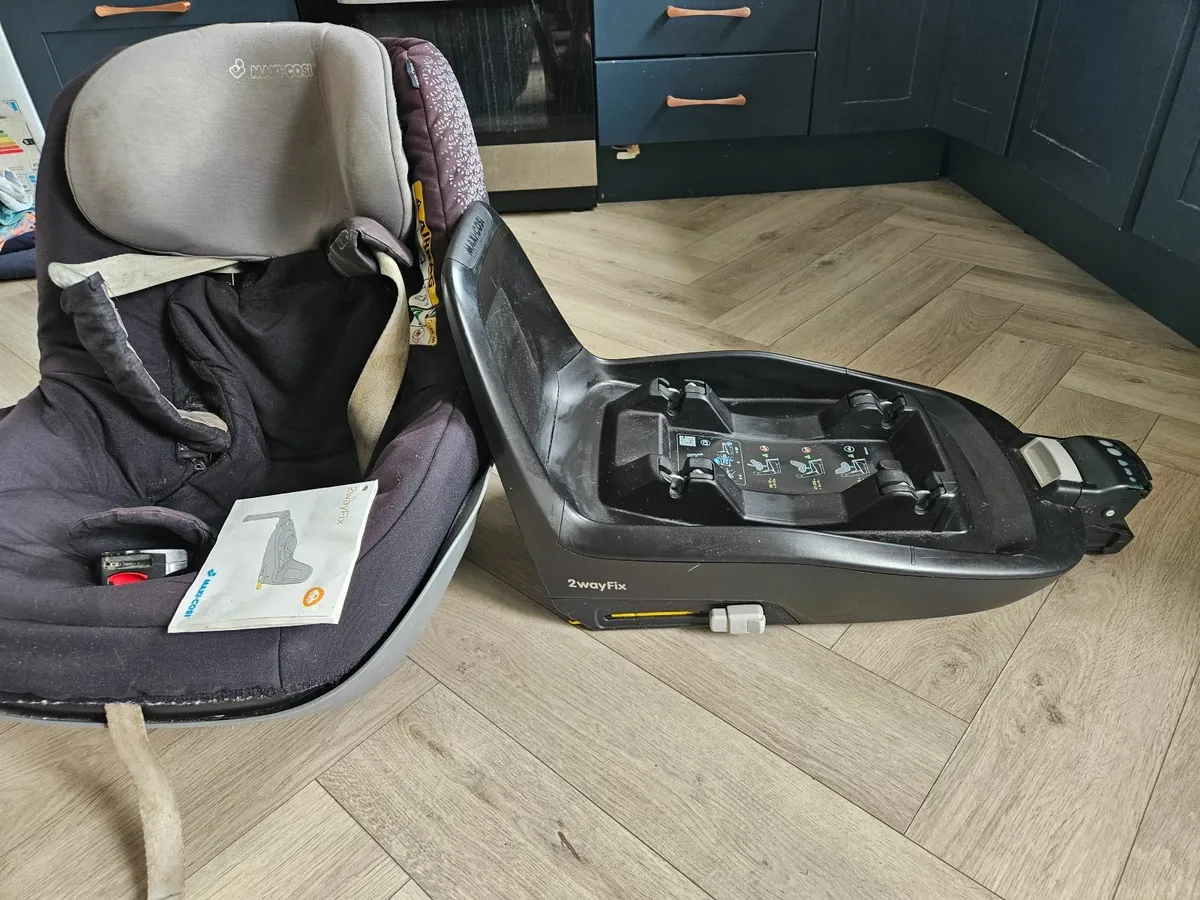 Maxi cosi 2 way pearl - Image 1