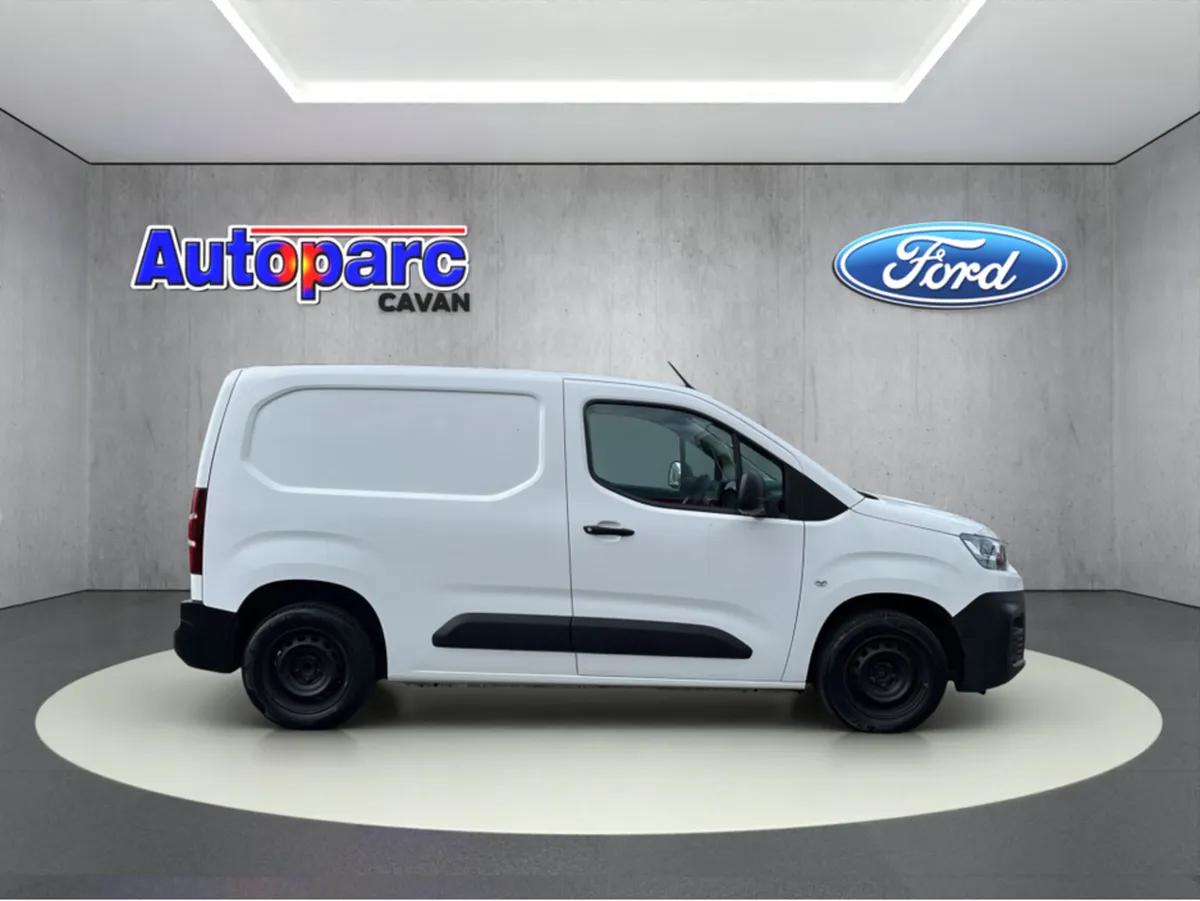Citroen Berlingo New Model, No VAT, Mint Condition - Image 2