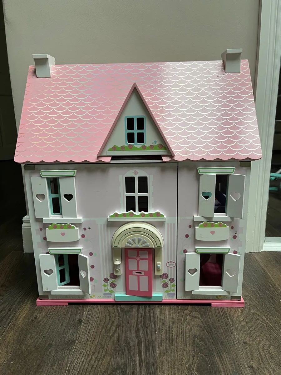 Wooden Doll’s House - Image 1