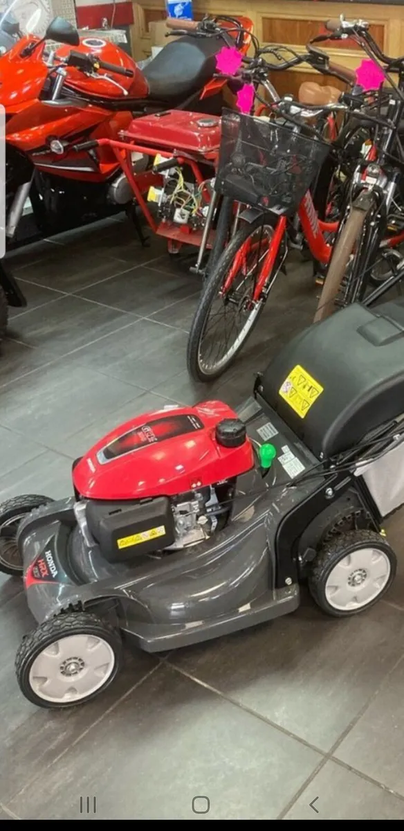 Honda hrx537 lawnmower - Image 2