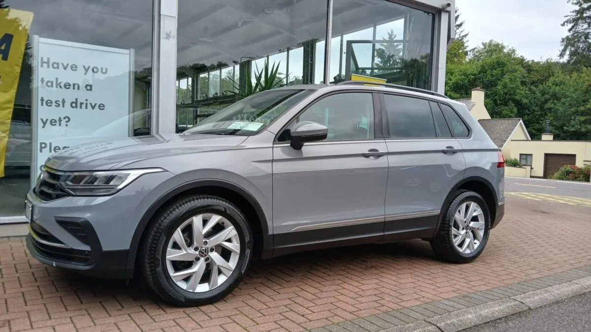 Volkswagen Tiguan 2.0 TDI 122HP Life  Moonstone G - Image 2