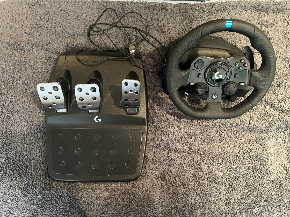 G923 Racing Wheel - Image 1