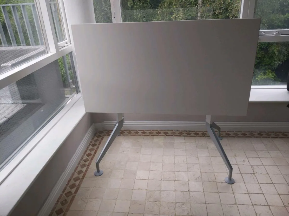 Projector desk - Image 2