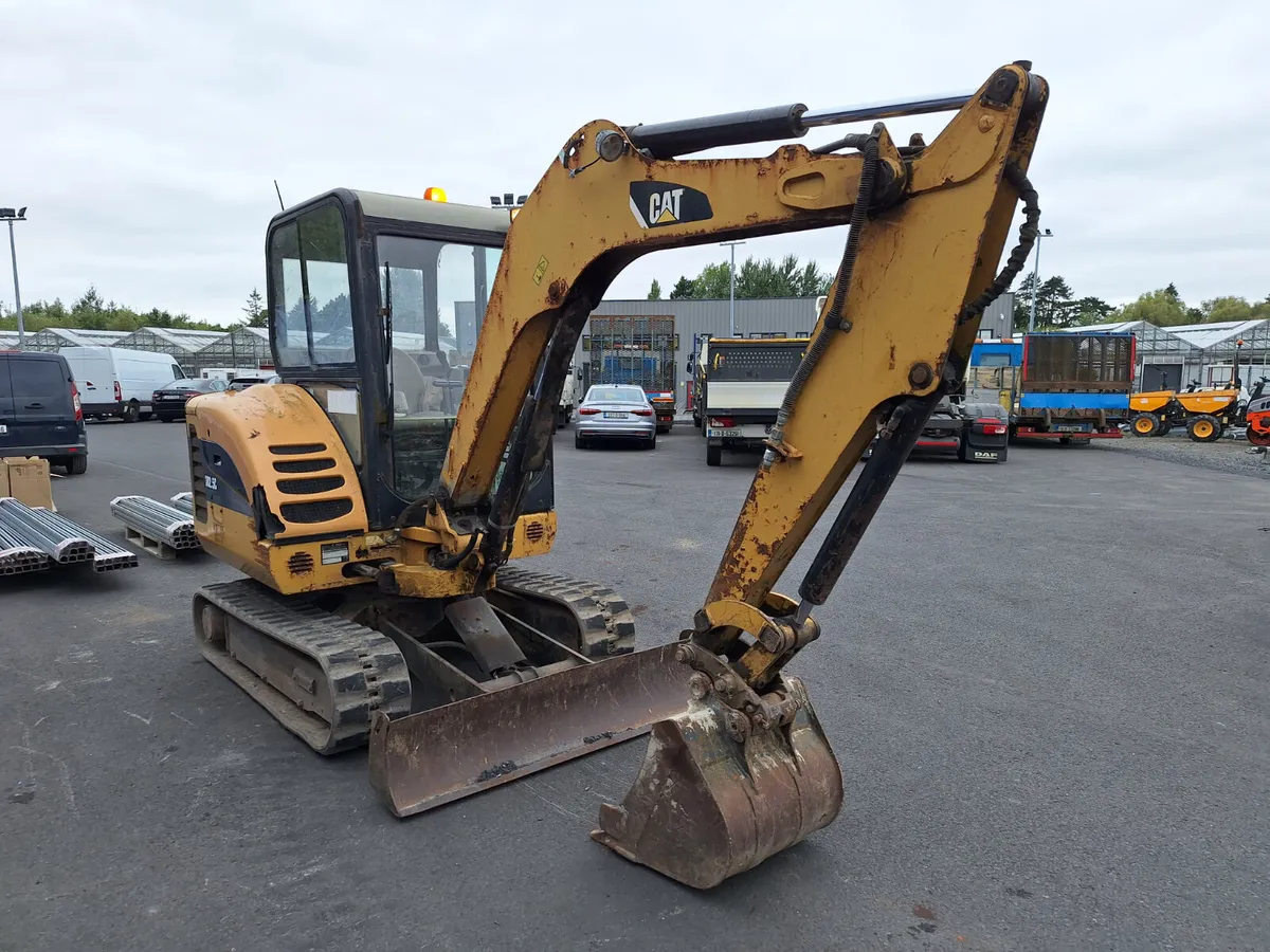2007 Caterpillar 302.5C Excavator For Auction - Image 2