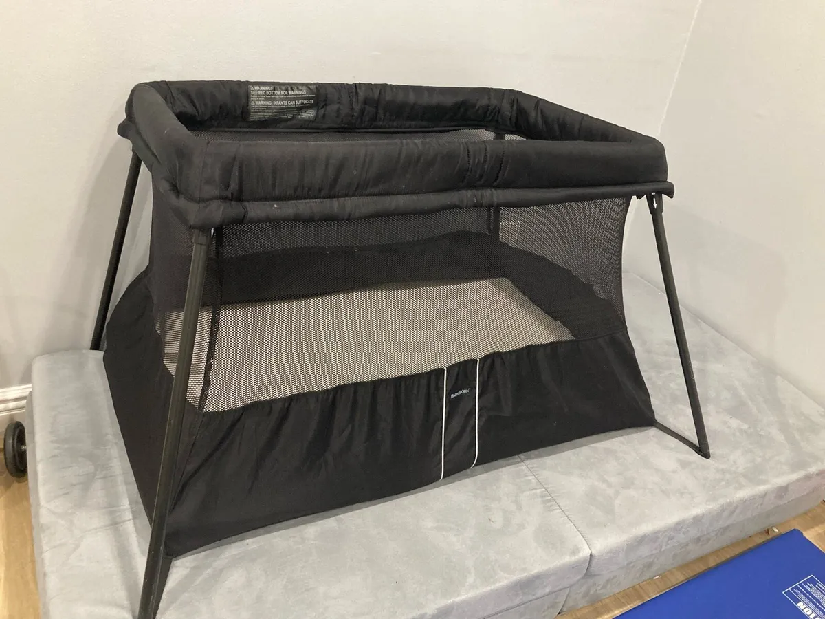 Babybjorn Pack n play travel cot - Image 1