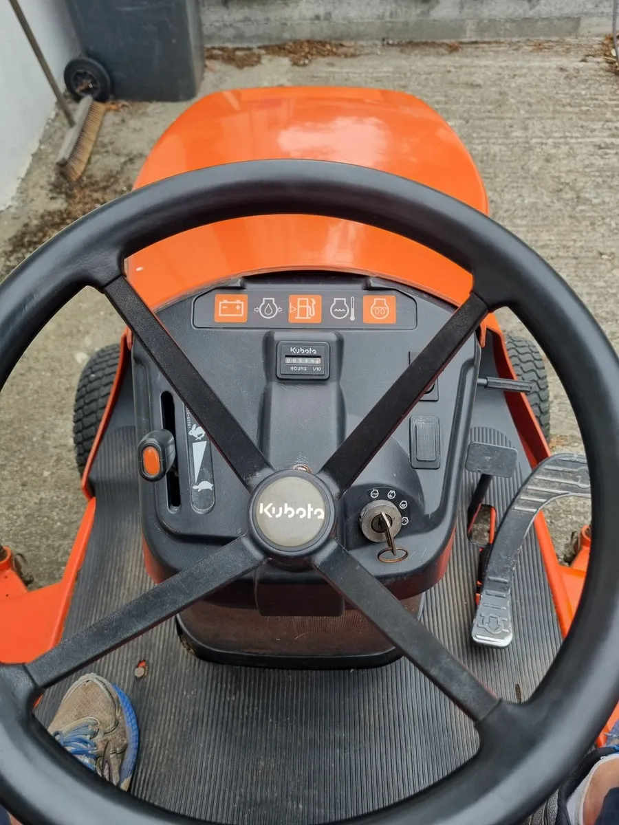 Ride-on Kubota Diesel Lawnmower G2160 - Image 2