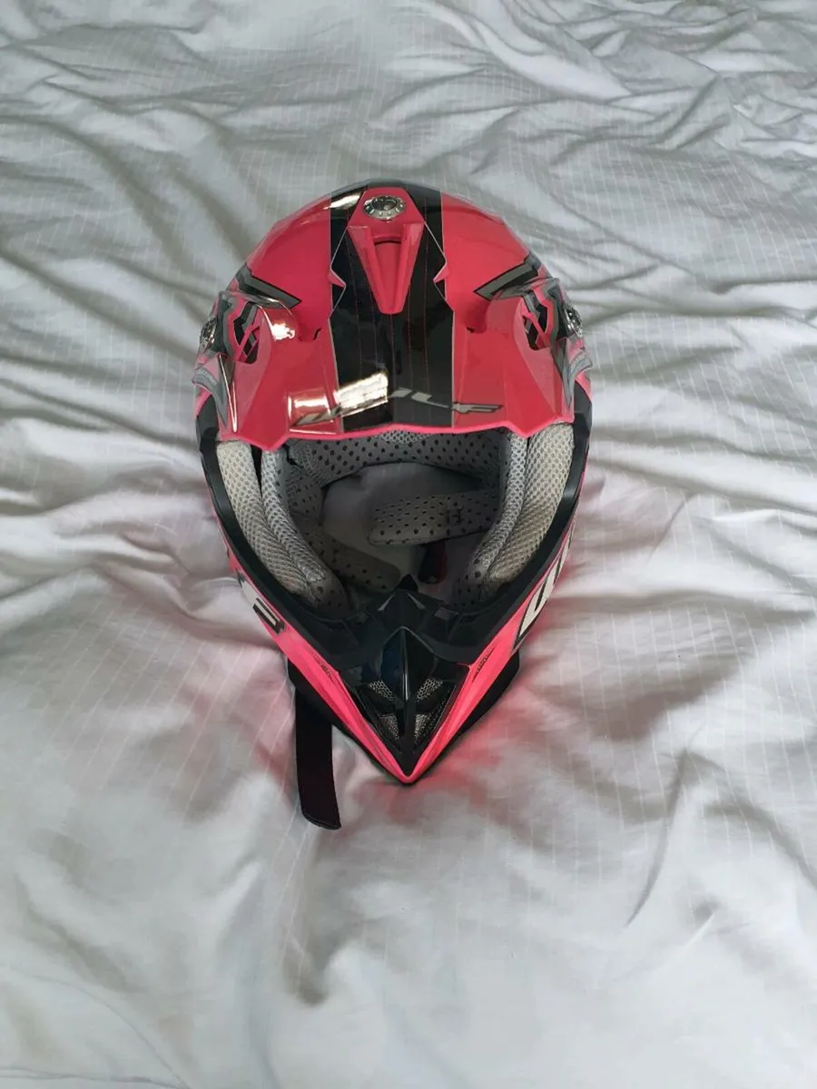Child helmet - Image 2