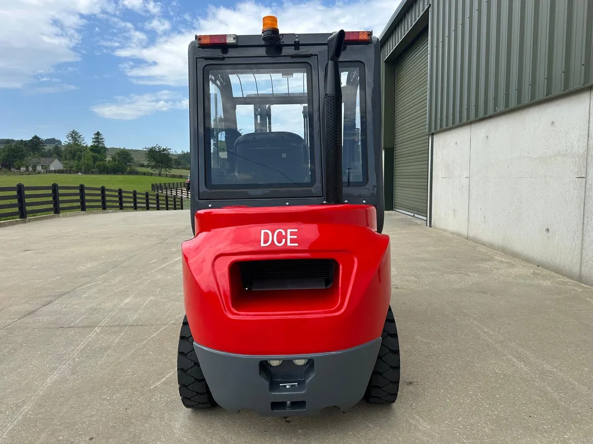 New DCE 3 Ton Diesel Forklift **Online Auction** - Image 4