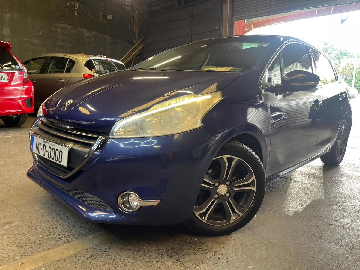 Peugeot 208 automatic 2014 - Image 2