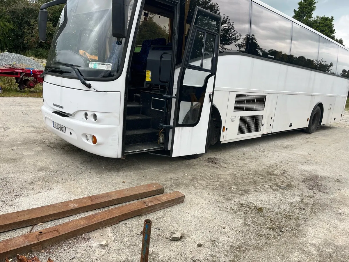 Coach seats. - Image 3