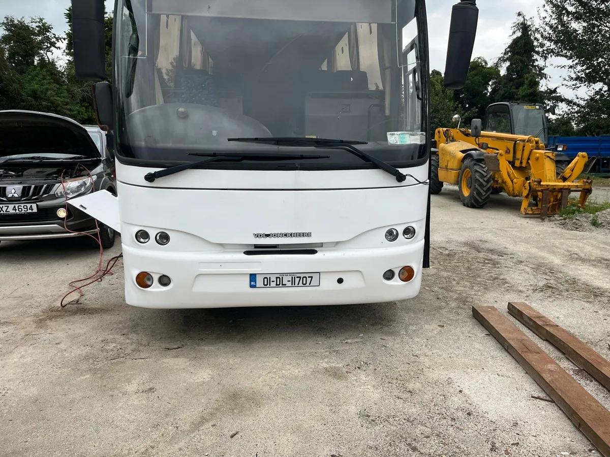 Coach seats. - Image 4